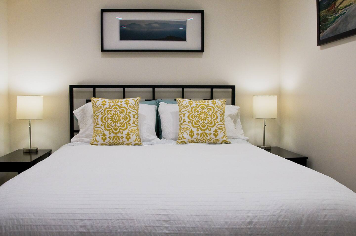 Modern, clean and convenient in Petworth - Photo 11