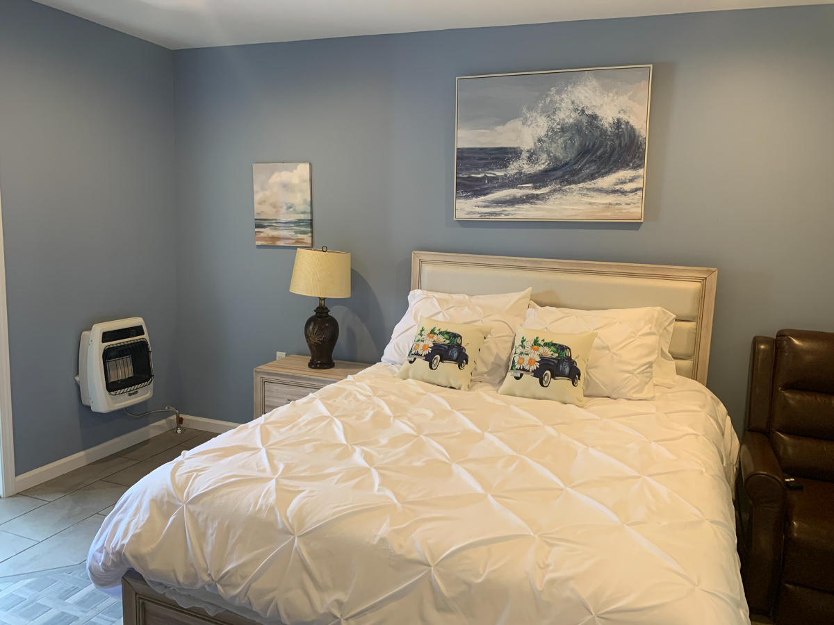 Friends and Family Suites Suite 2