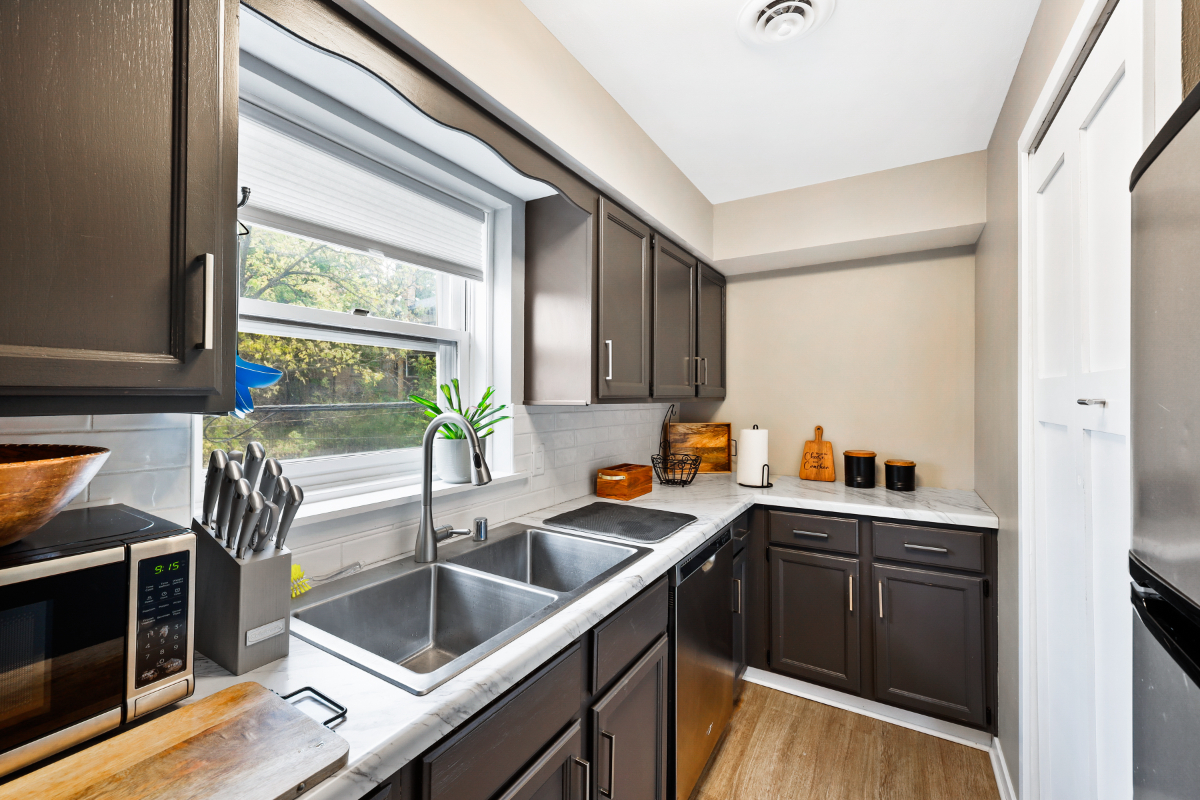 Classy Madison Townhouse Condo in Regents Neighborhood, Two Private Garage Spaces - Avail Jan-March, - Photo 5