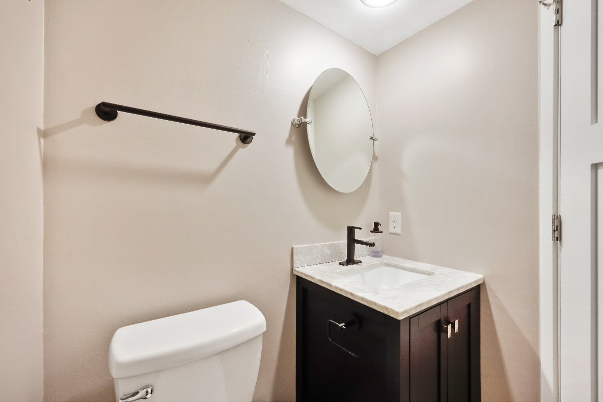 Classy Madison Townhouse Condo in Regents Neighborhood, Two Private Garage Spaces - Avail Jan-March, - Photo 8