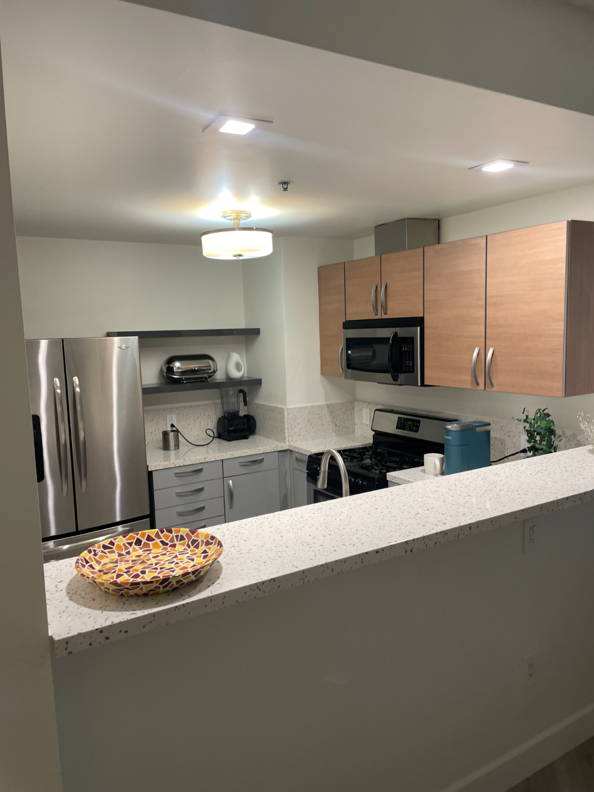 2 Bed - 2 Bath 1211 sqft apt, newly renovated. Fillmore District. Doorman, parking inside, common outdoor area 3rd floor, - Photo 5