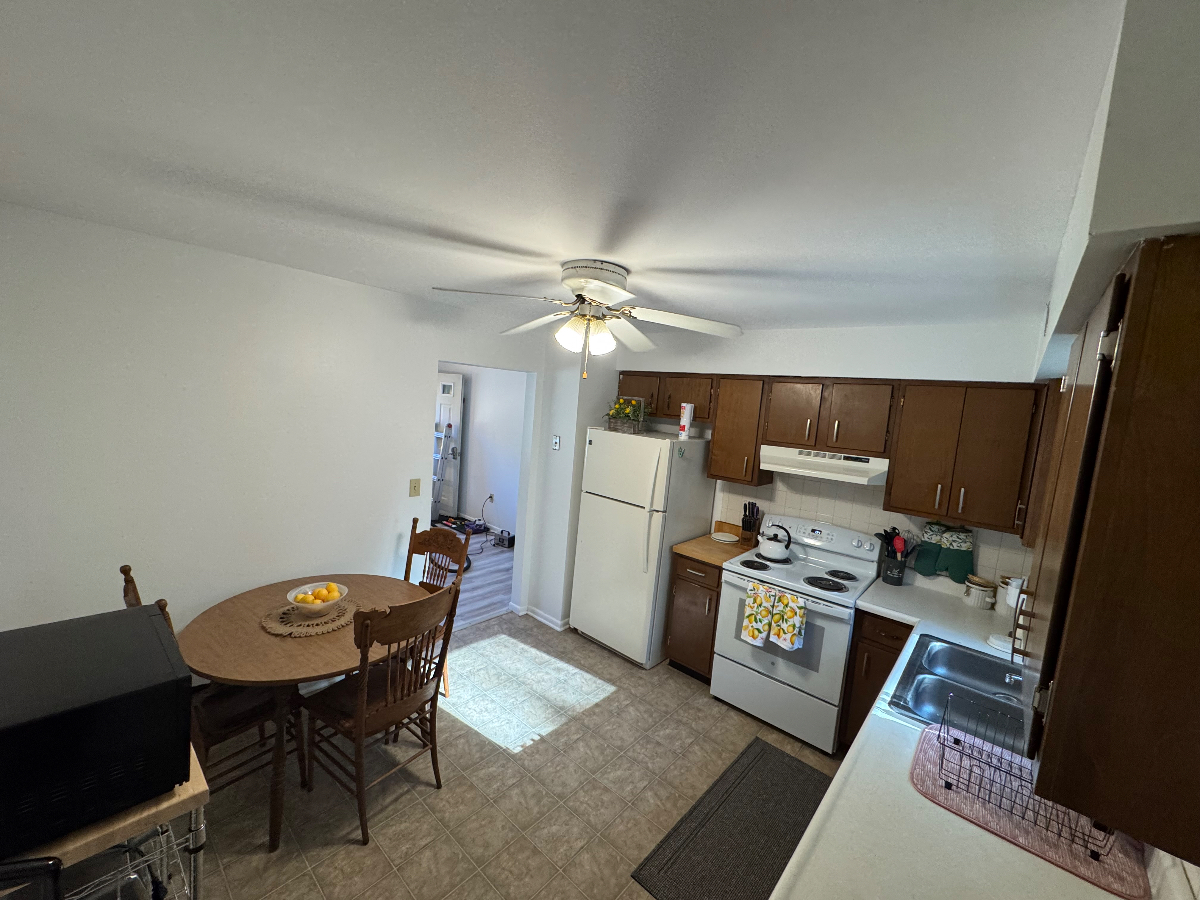 Convenient 2 bed /1 bath located between local hospitals - Photo 4