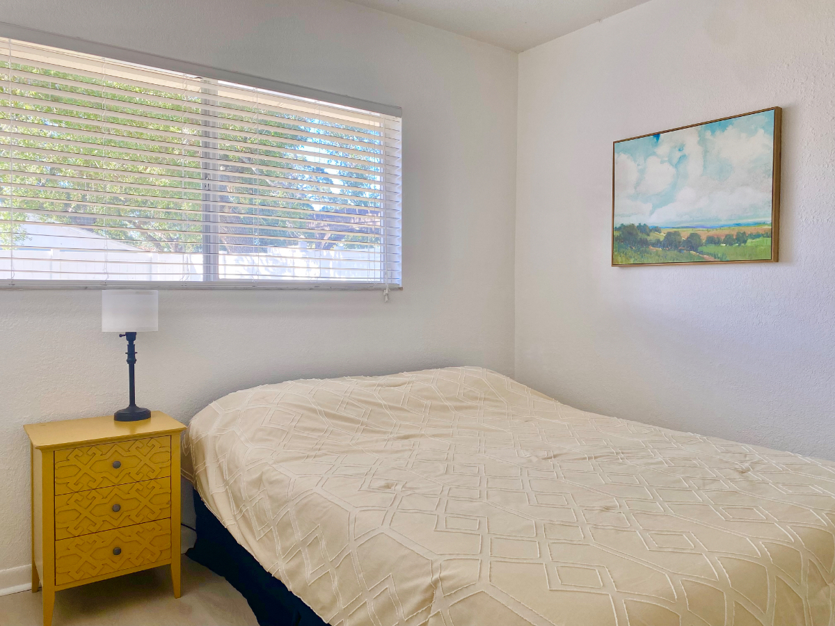 Cozy Bedroom with Shared Bathroom 1