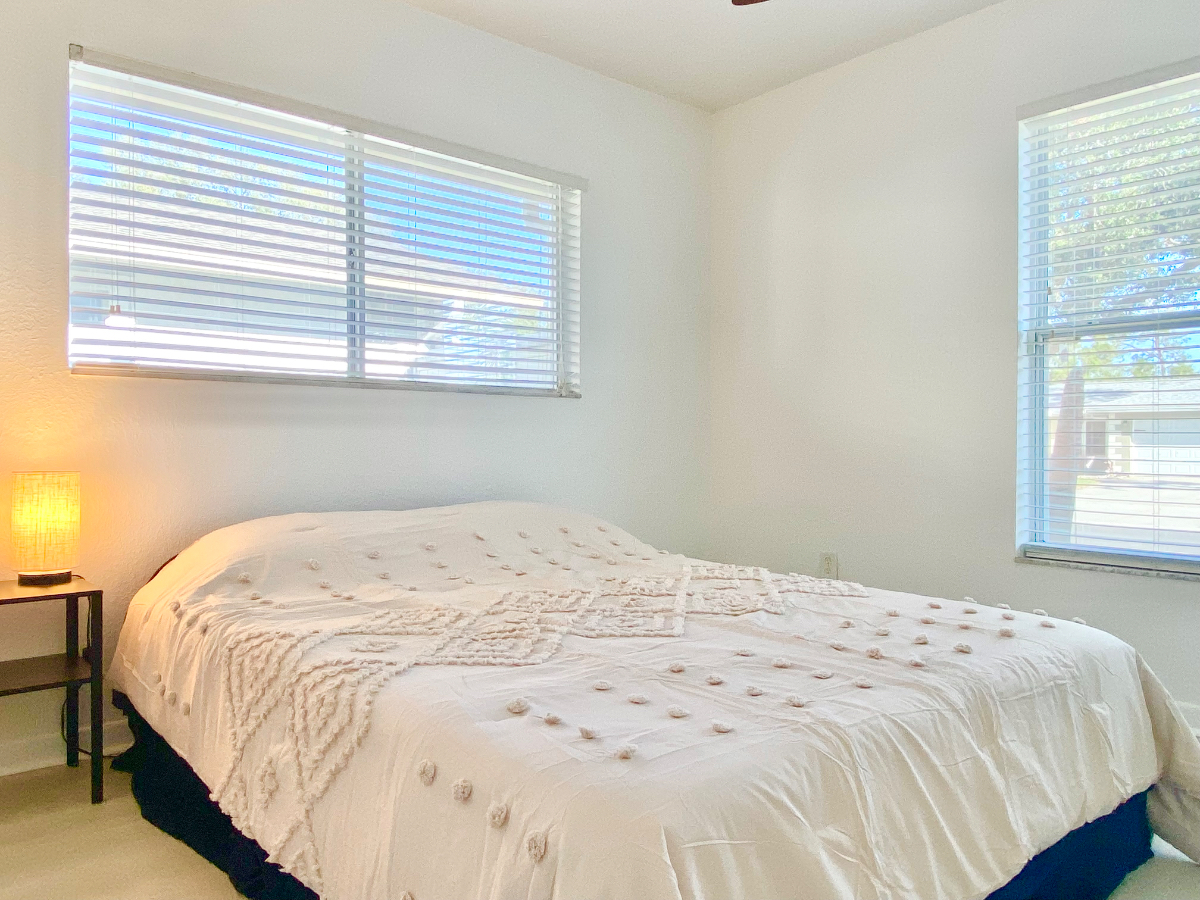 Cozy Bedroom with Shared Bathroom 3
