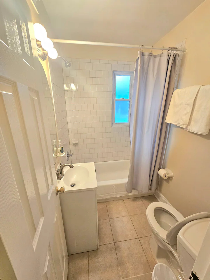 Relaxing Modern DC 1 BR King Bed Apartment Wifi - Photo 10