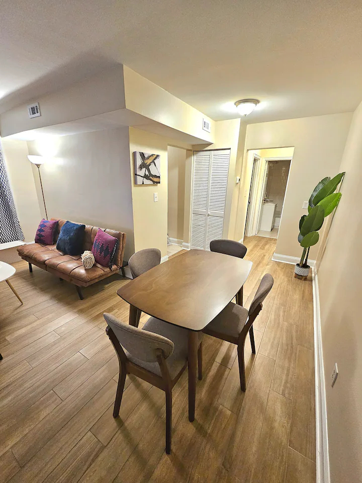 Relaxing Modern DC 1 BR King Bed Apartment Wifi - Photo 2