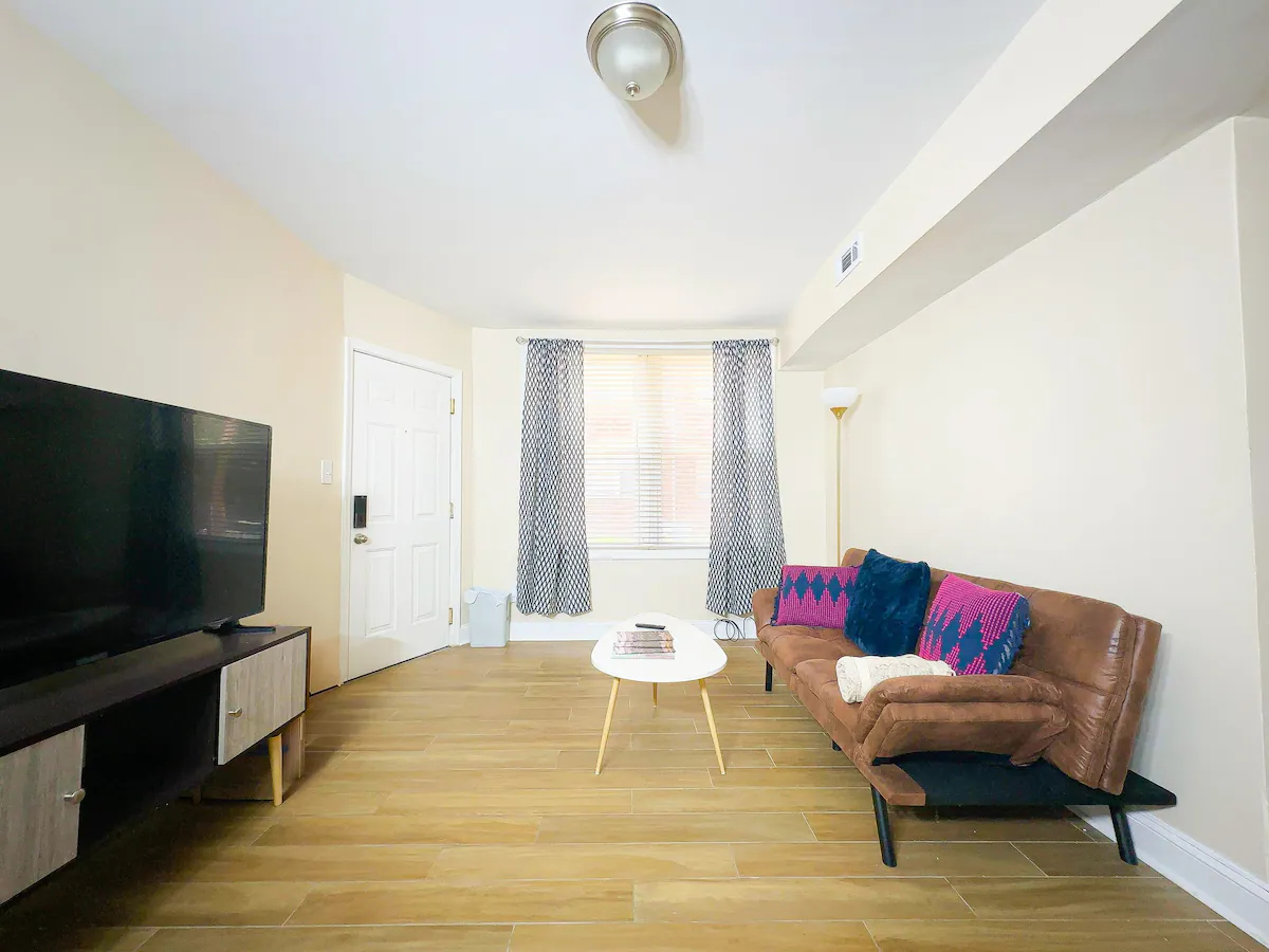 Relaxing Modern DC 1 BR King Bed Apartment Wifi - Photo 1
