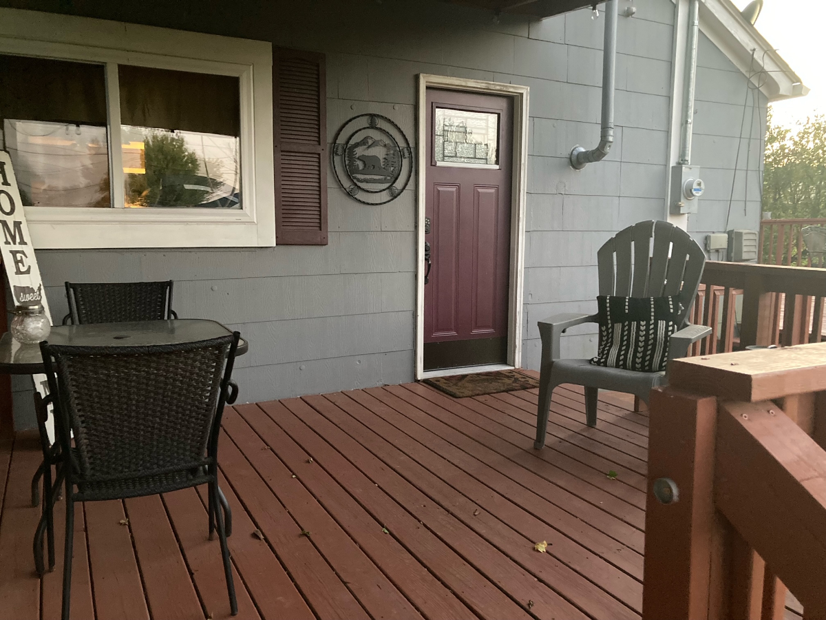 Warm, Welcoming Family Home Awaits Spacious 3-Bed Home in the Heart of Fayetteville. This property - Photo 2