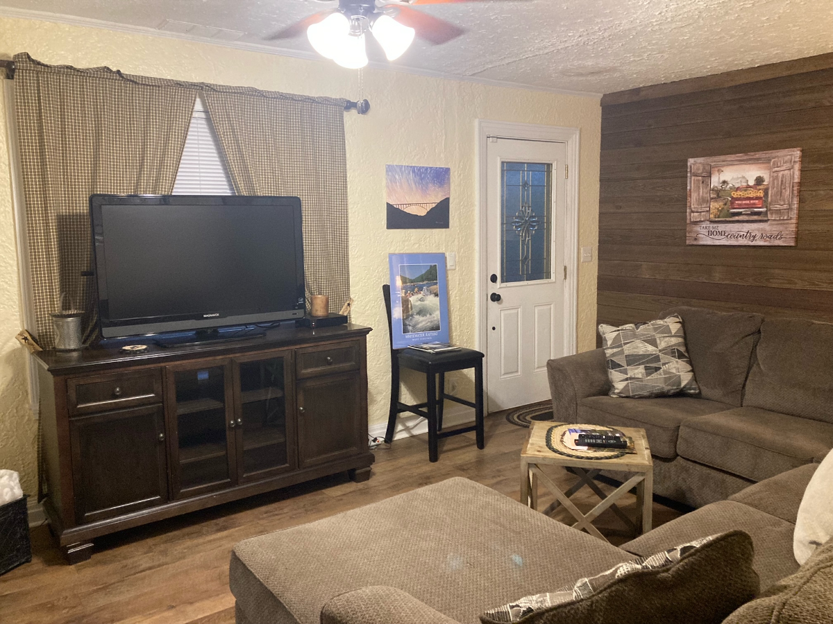 Warm, Welcoming Family Home Awaits Spacious 3-Bed Home in the Heart of Fayetteville.  This property  - Photo 8