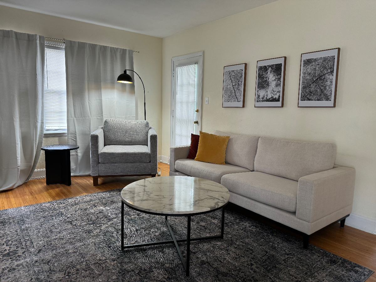 Charming South Hills Home - Photo 1