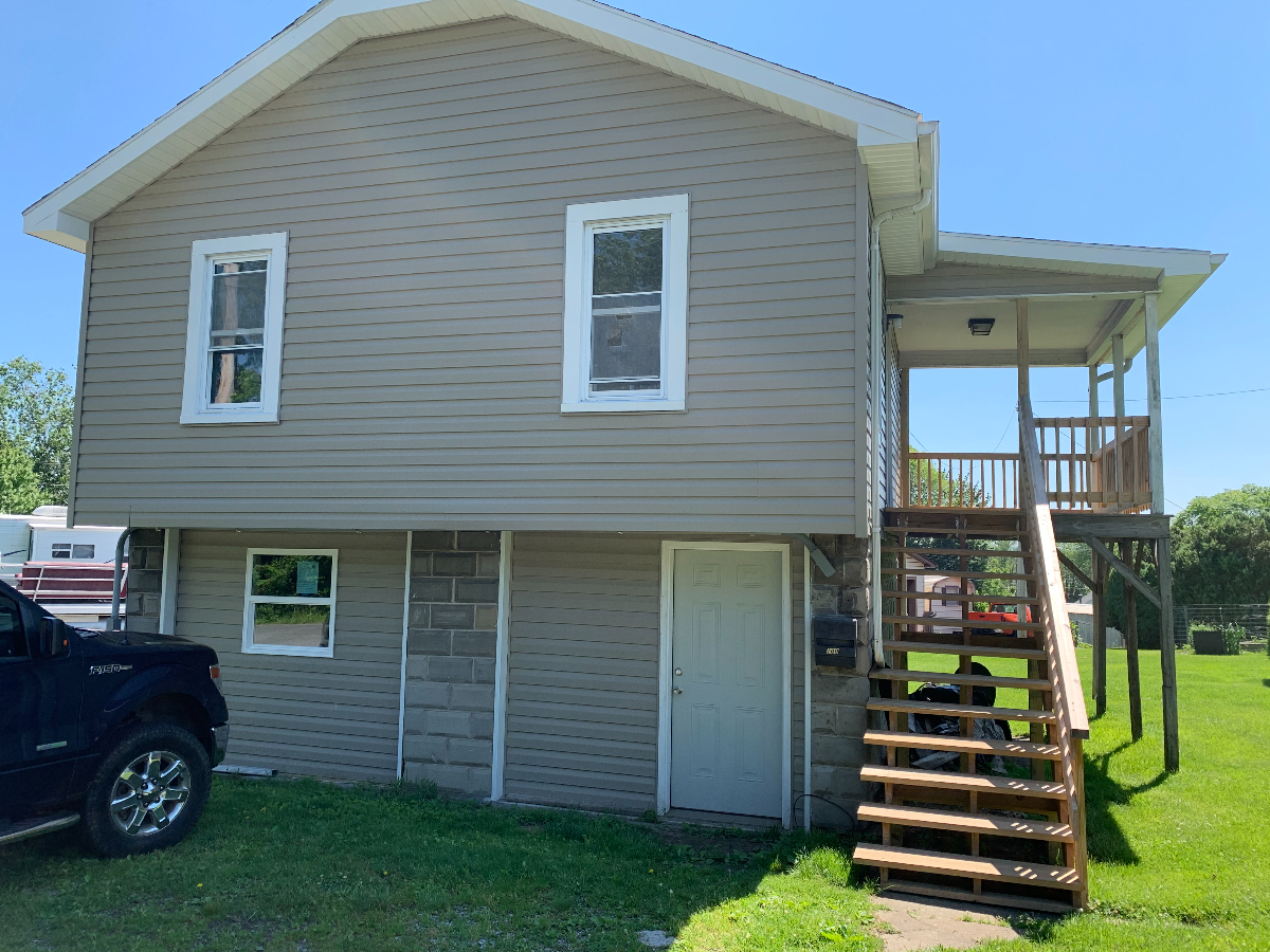 New One Bedroom Apartment In Town - Photo 2