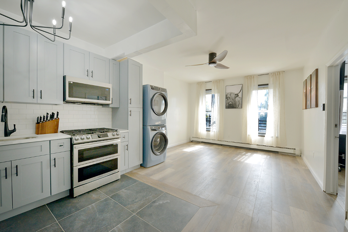 Clean, Quiet Convenience in Bedstuy Brooklyn - Photo 8