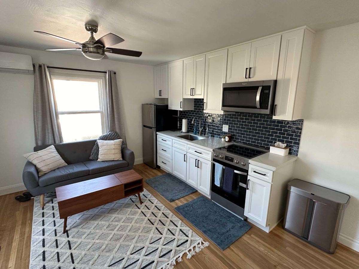 Fully Furnished 1 Bedroom Perfect for Traveling Nurse - Photo 4