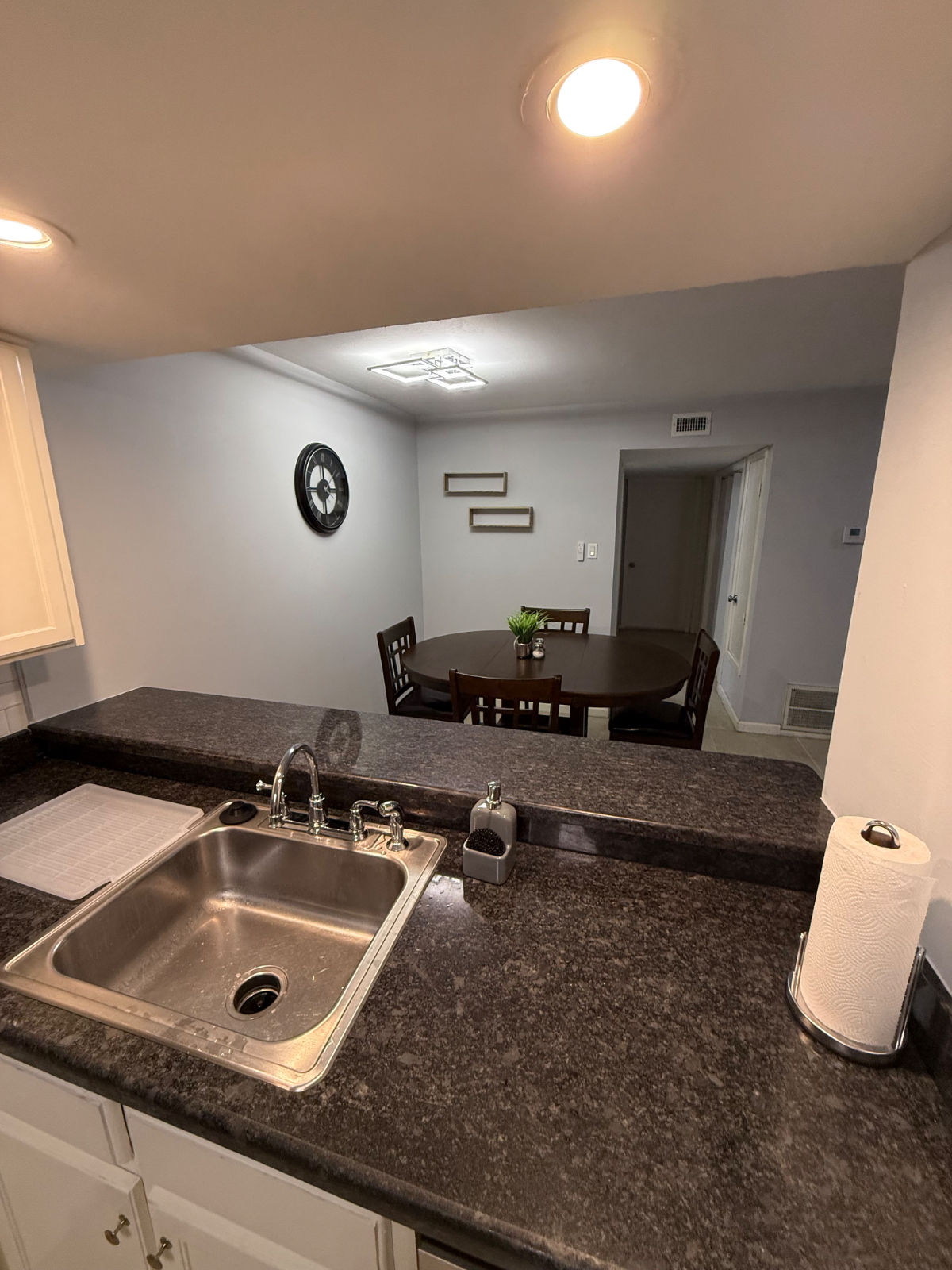 Brownsville Condo - Photo 8