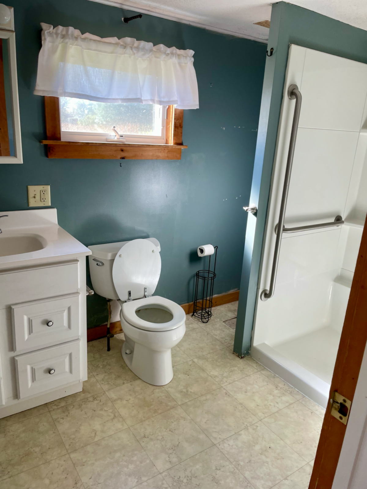 2 Bedroom Lake View Home - Photo 4