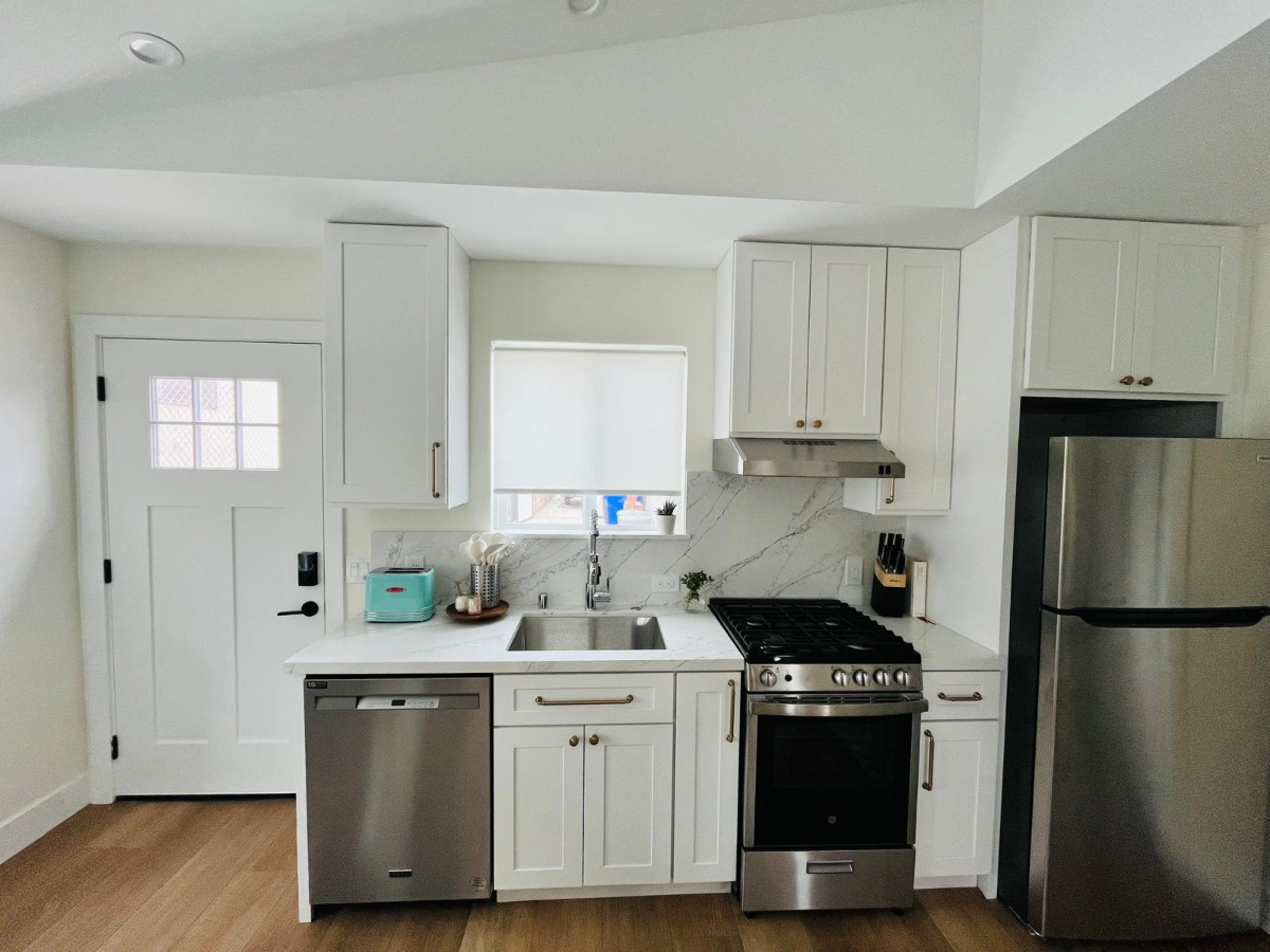 Newly Built 1B/1B Cottage - Photo 2
