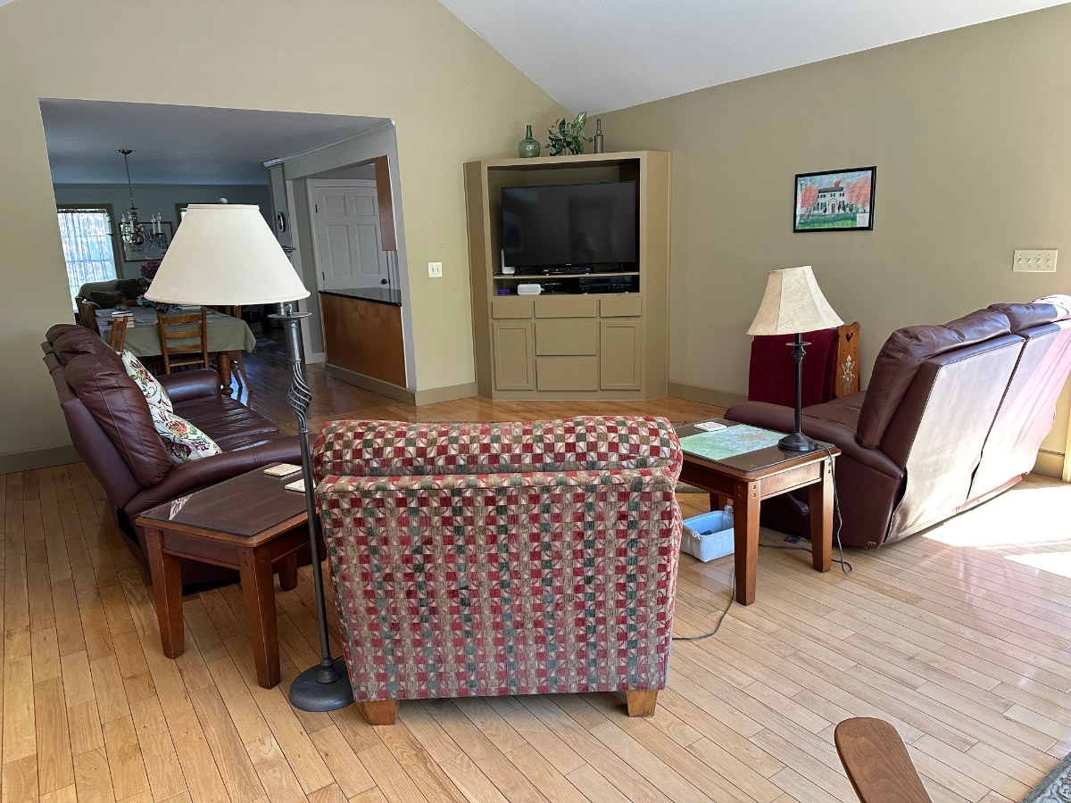 Private Room/bathroom in well maintained home - Photo 2