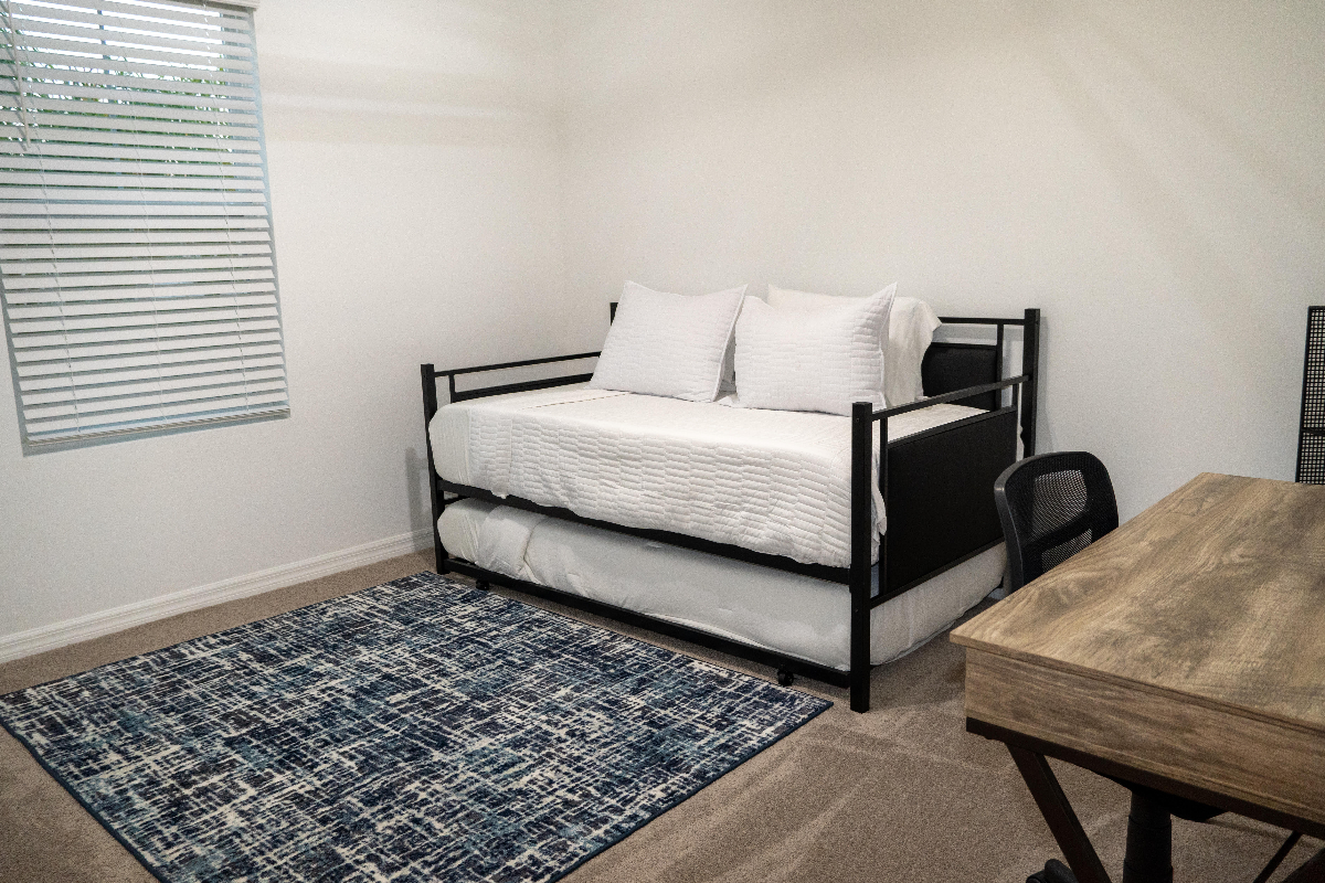 Bedroom/Office