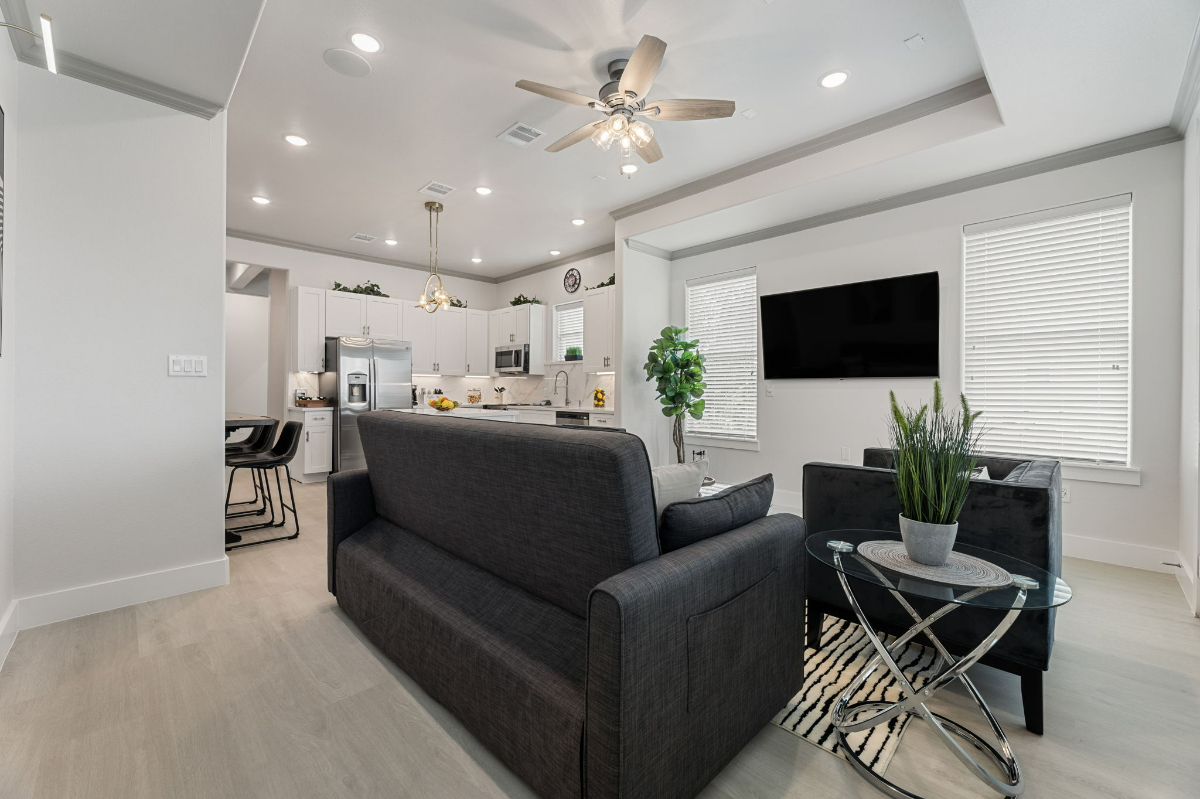 Luxury Stay w/ Rooftop Terrace - Med Ctr/Downtown - Photo 7