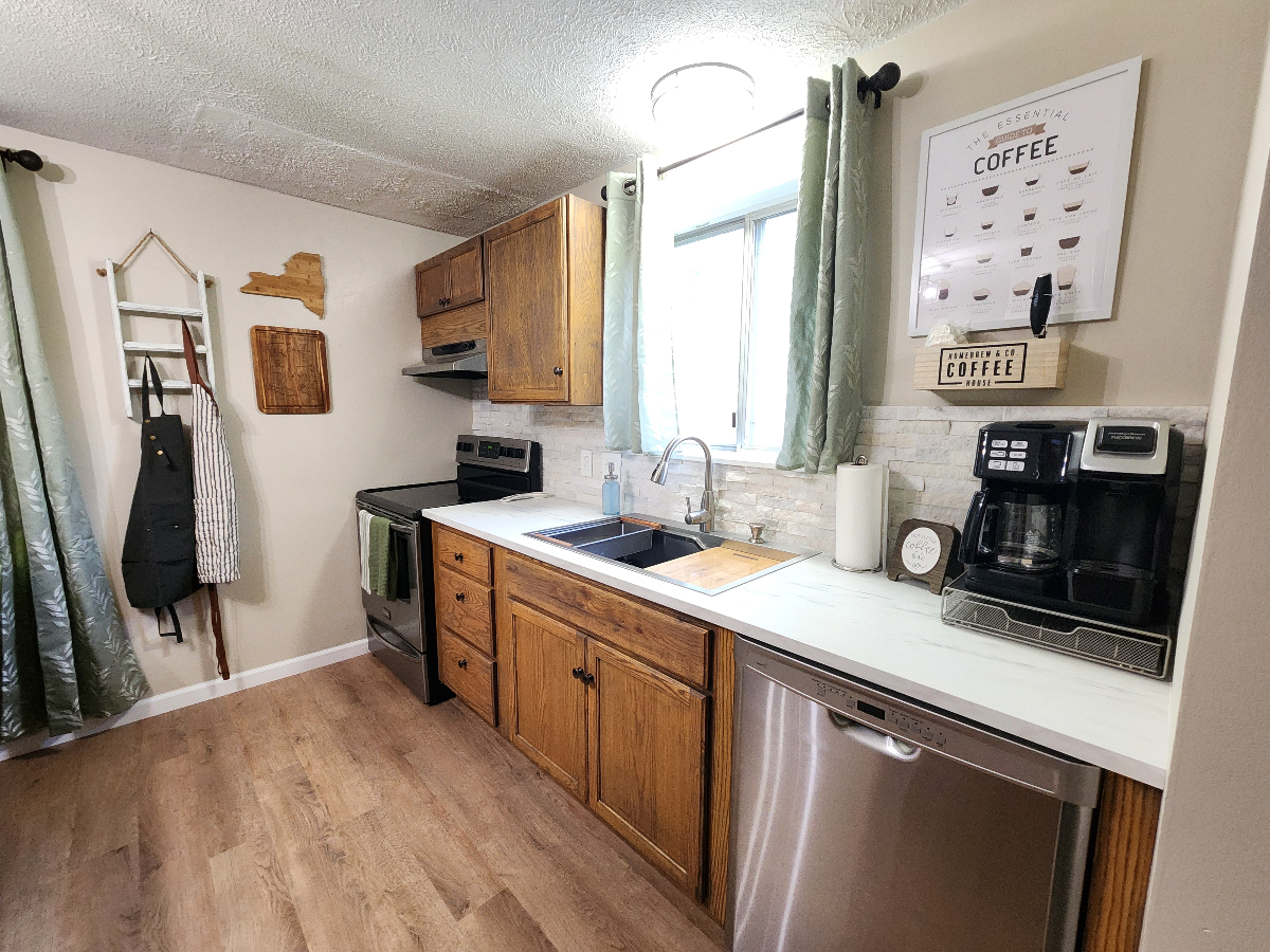 Updated 2/1 Home, Walk to Beach - Photo 3