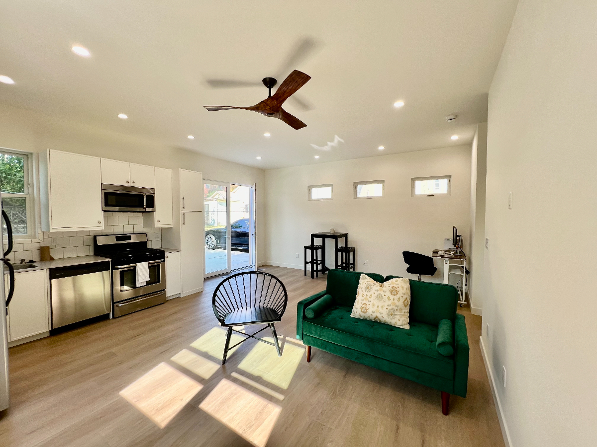 Modern Spanish Los Angeles Mid-City ADU Guest House - Photo 2