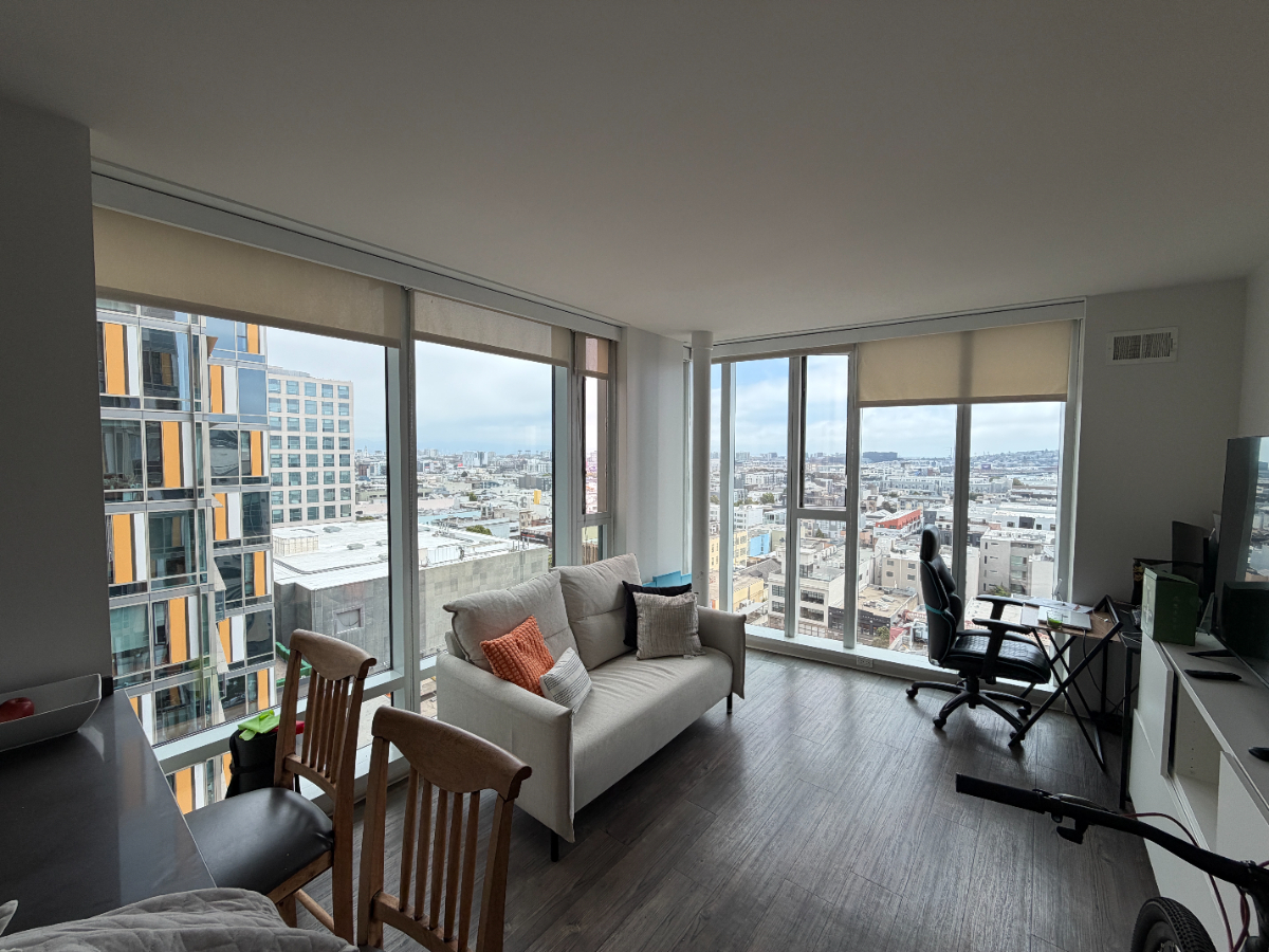 Turnkey High-Rise Bedroom | Private En-Suite Bath | 1 Block to Bart/Shuttles | All-Inclusive $3,050/mo - Photo 2