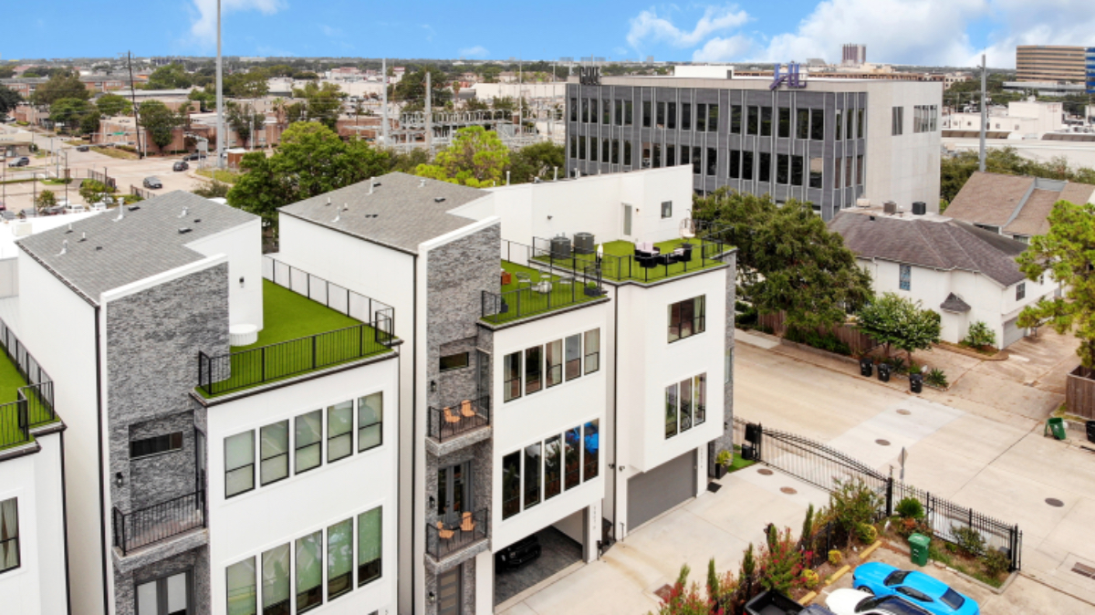 Newly Constructed Winsome Village B - Galleria Area