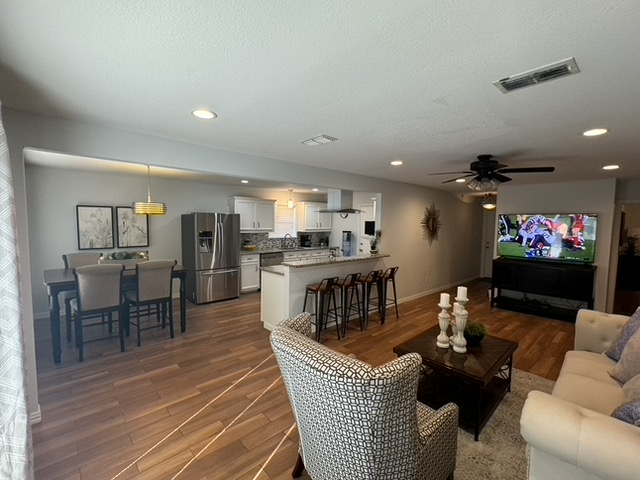 Dickson Delight Cozy 2BR Home with Comfort & Style - Photo 5