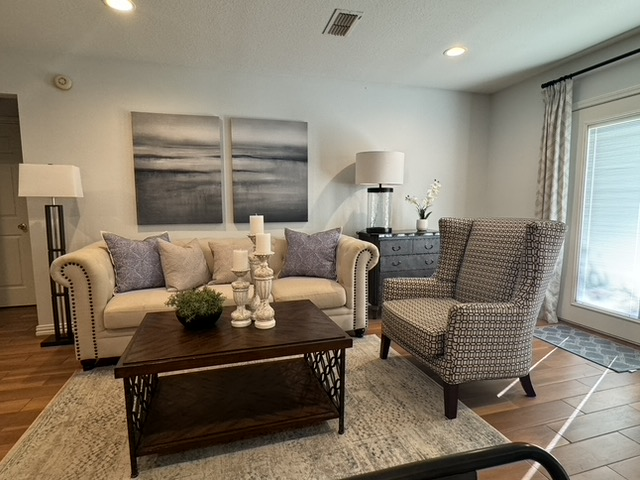 Dickson Delight Cozy 2BR Home with Comfort & Style - Photo 4