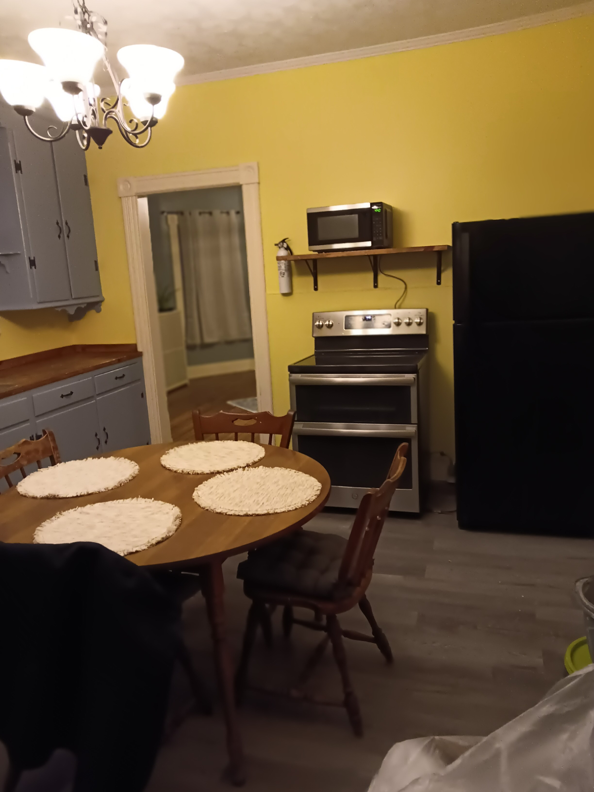 Renovated two bedroom, & Cozy Front Porch - Photo 2