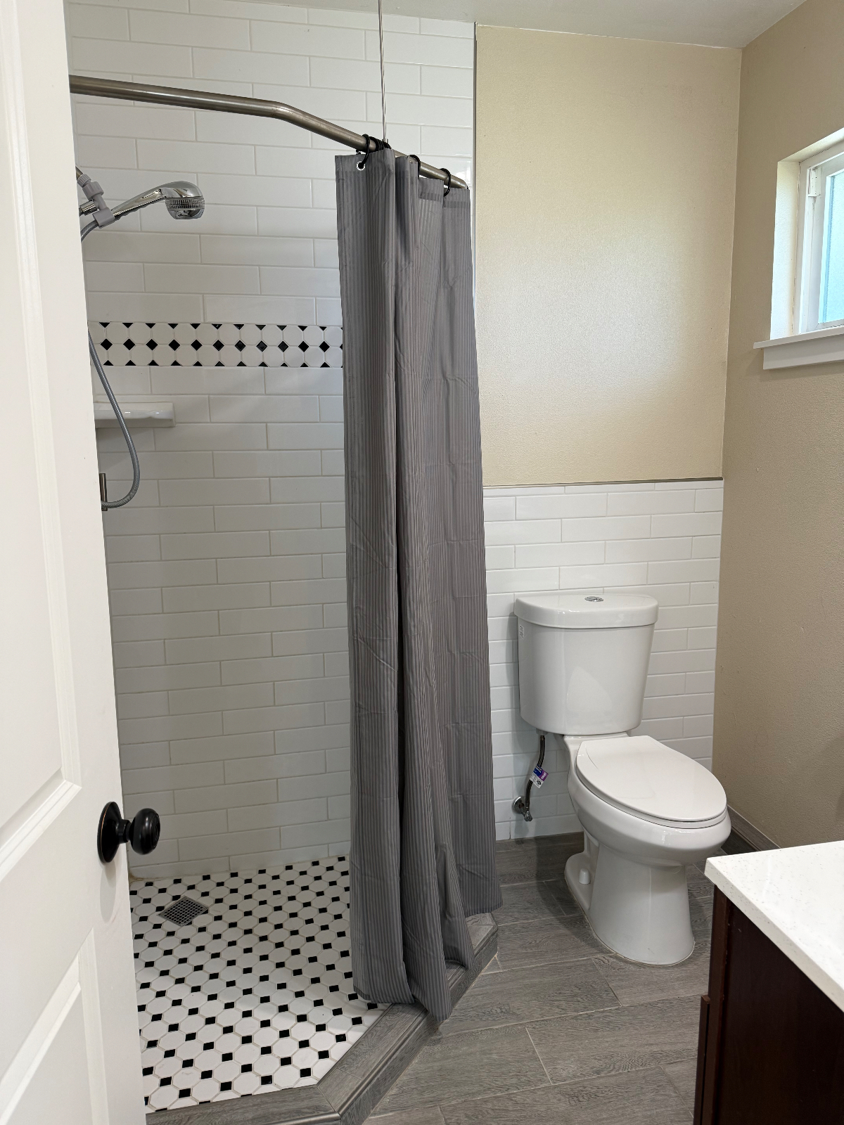 Cottage/ADU Studio with separate, gated entrance. Newly remoded with in-unit laundry - Photo 5