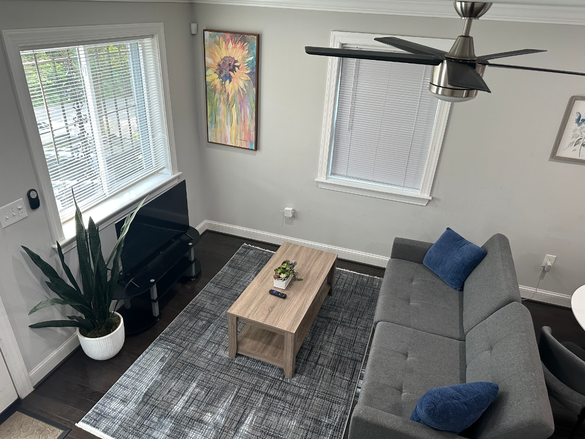 Cozy 3 Bed/2.5 Bathroom Home in SE Washington DC - Photo 1