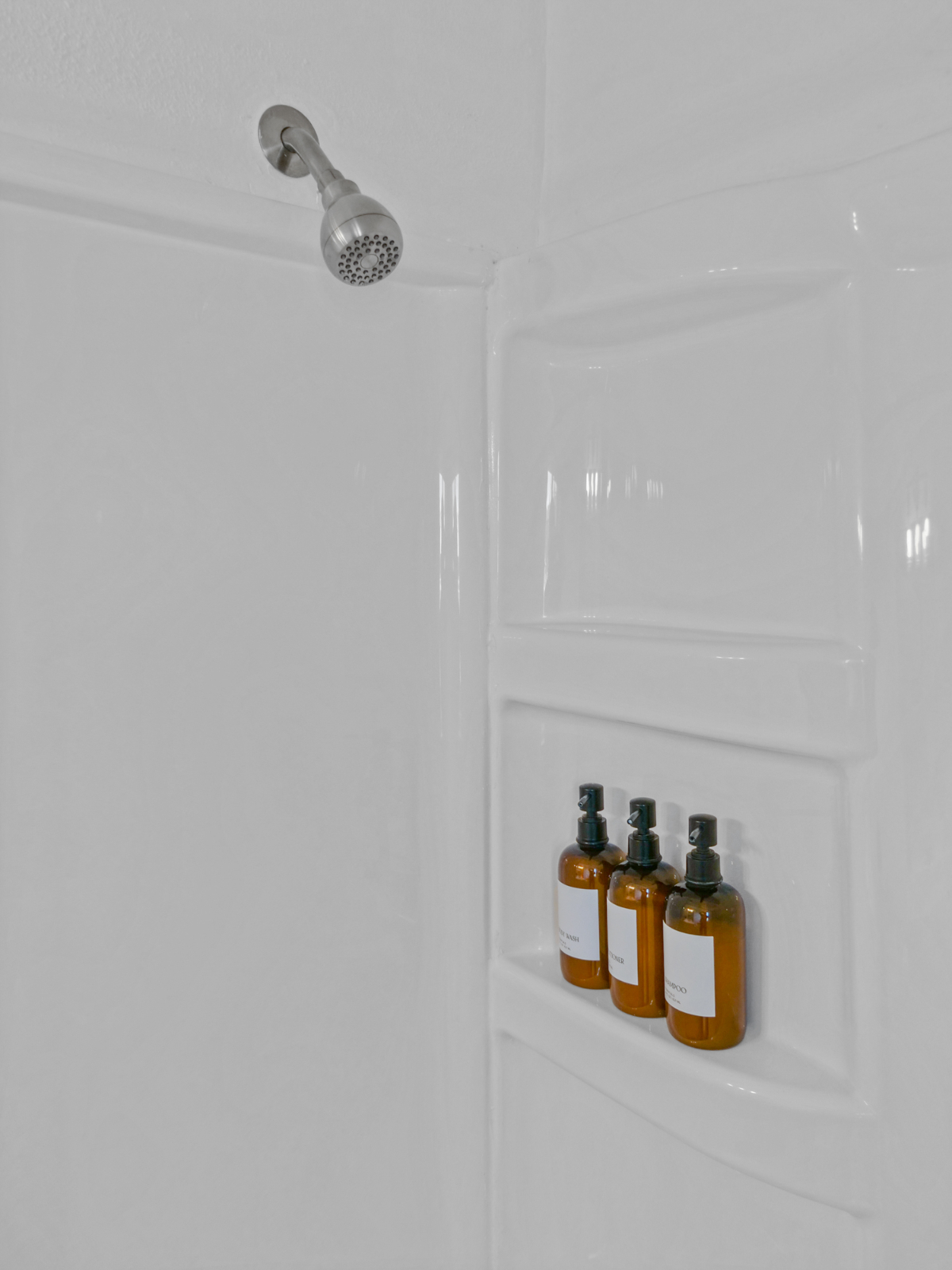 Adorable Midcentury Apartment - Pet friendly - Photo 11
