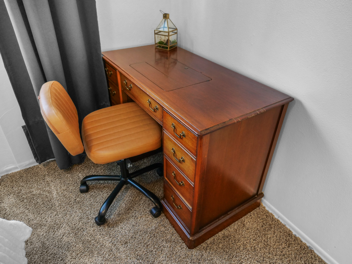 Adorable Midcentury Apartment - Pet friendly - Photo 9