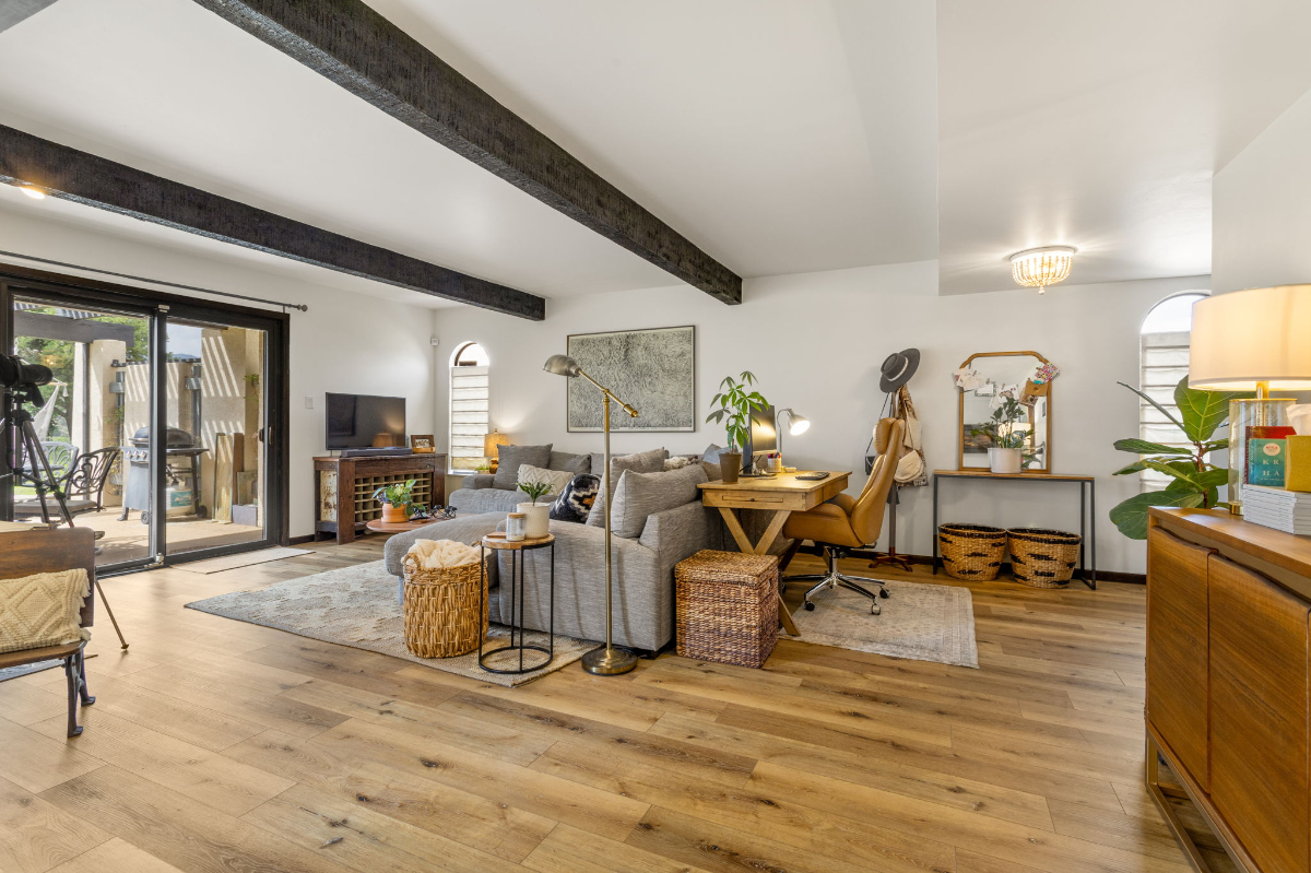 Centrally Located with Views - Private Room/Bath - Photo 9