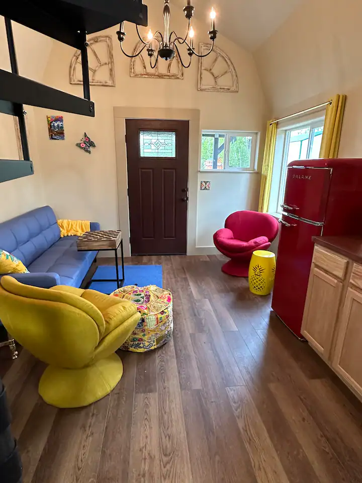 Modern Cabin in Palmer, Alaska - Photo 1