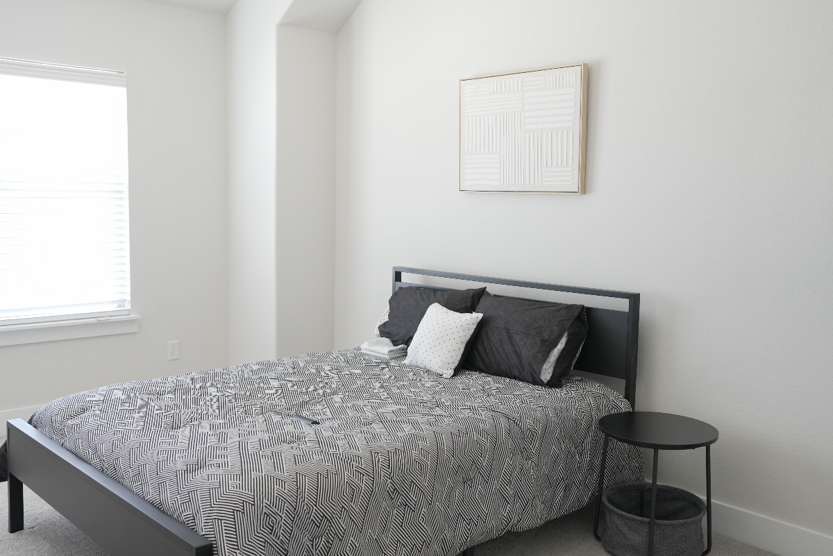 Spacious Queen Size Bedroom with Private Bathroom