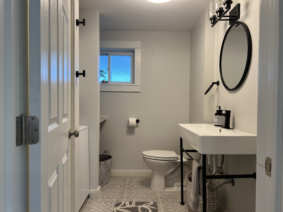 Cozy Lake Front Rental - Photo 10