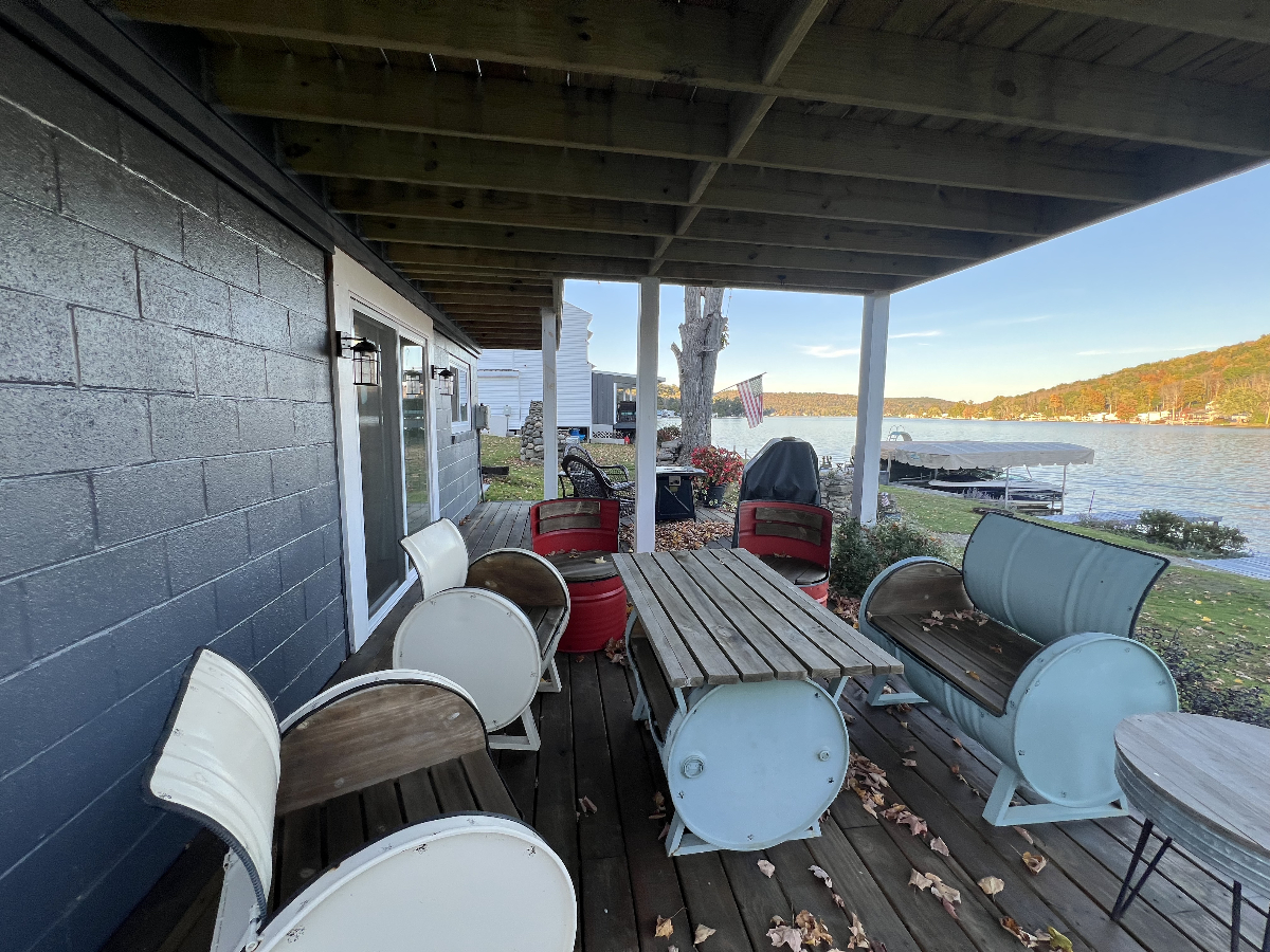 Cozy Lake Front Rental - Photo 4