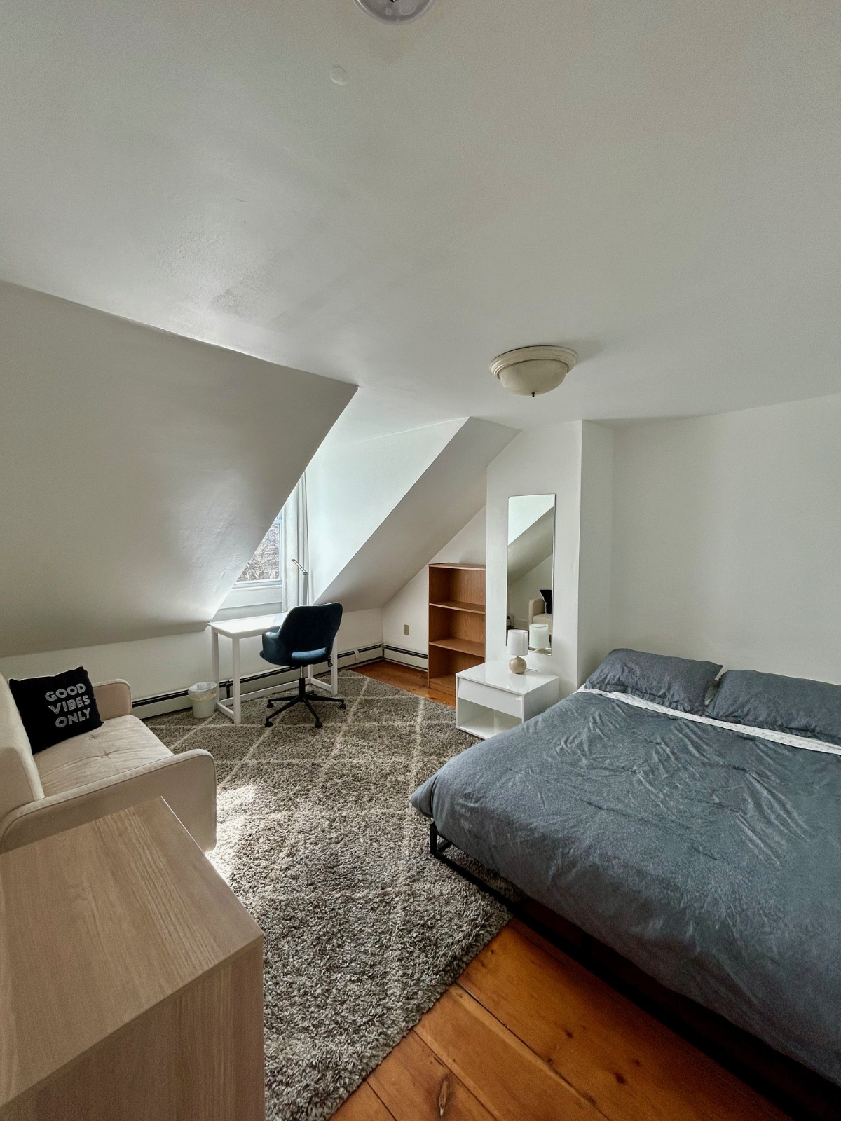 Sunny Bedroom in Jeffries Point