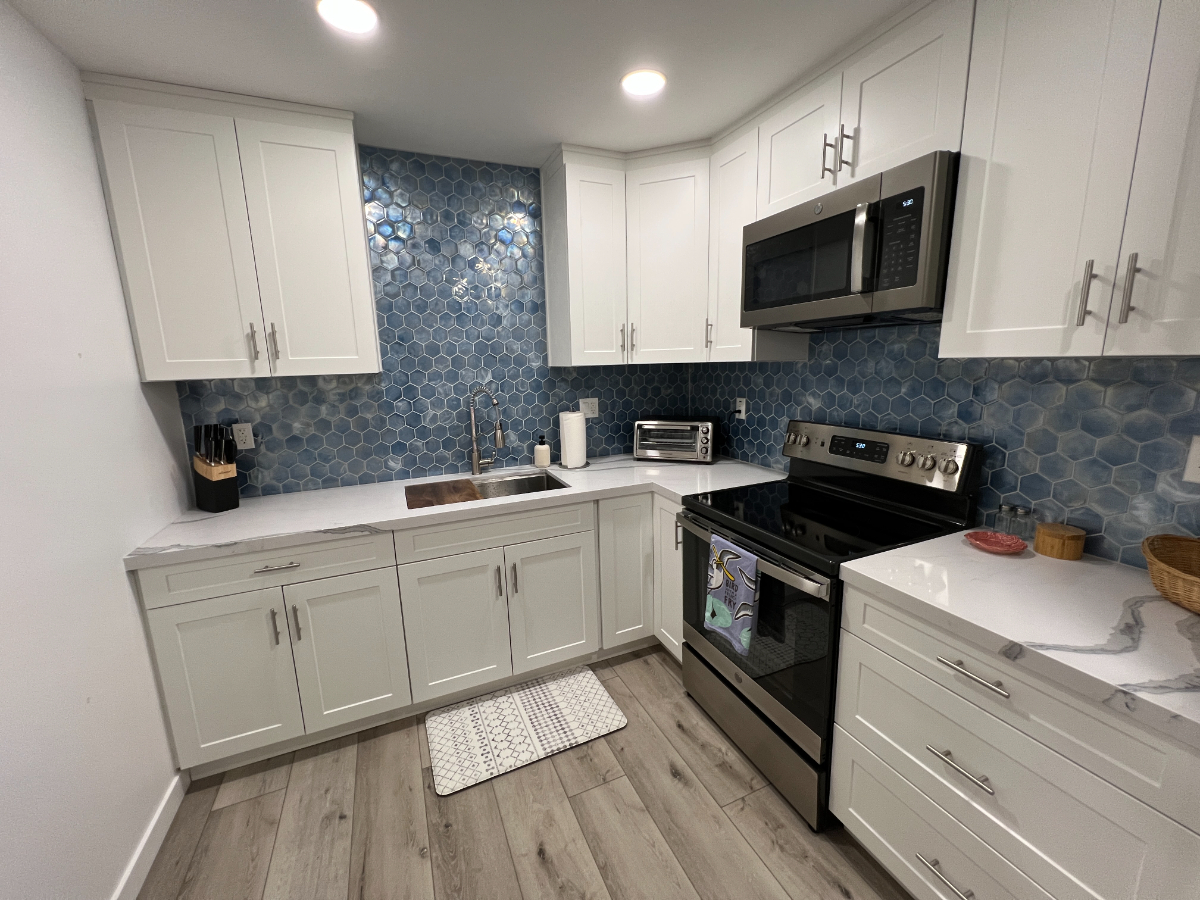 Luxury Studio, Premium Amenities, Parking - Photo 4