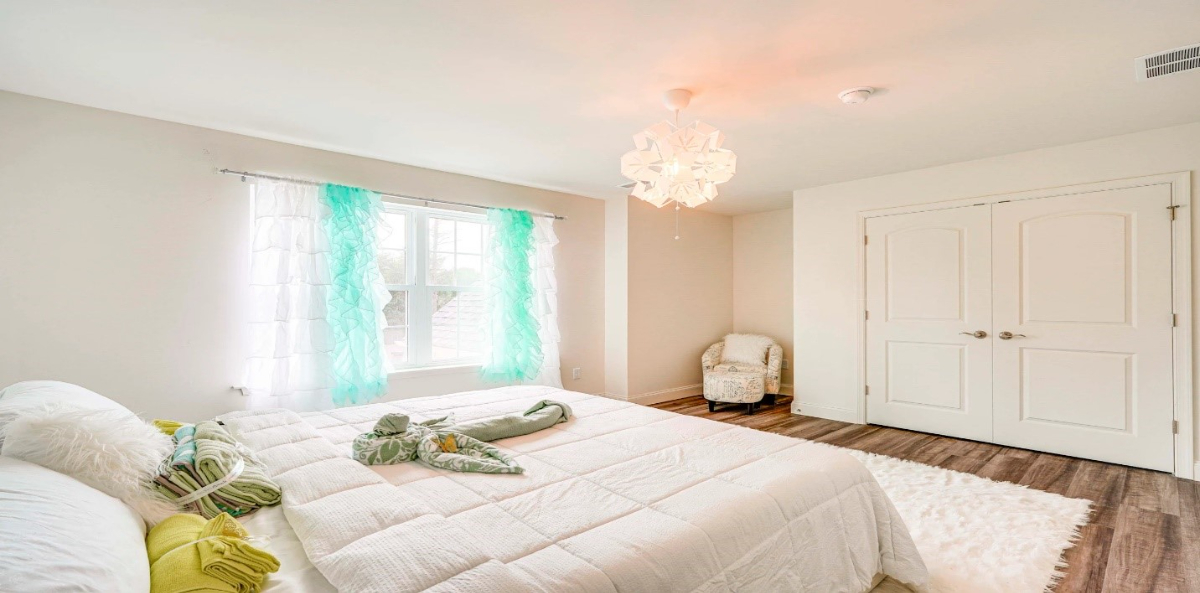 Inviting King Size Room with Shared Bathroom in Kunkletown