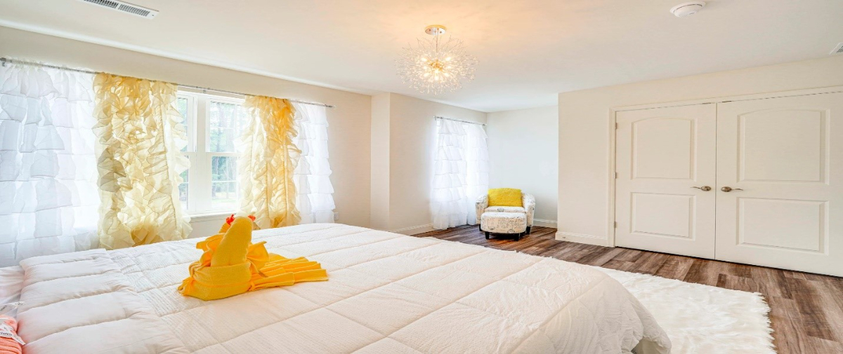 Comfy King Size Room with Shared Bathroom in Kunkletown