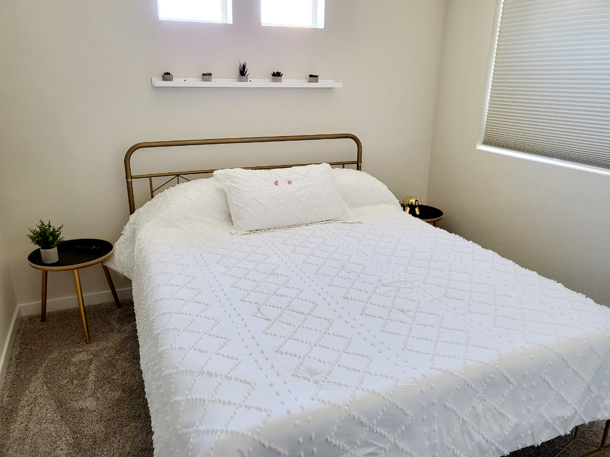 Modern 3BR Home - Utilities & WiFi included - Photo 2