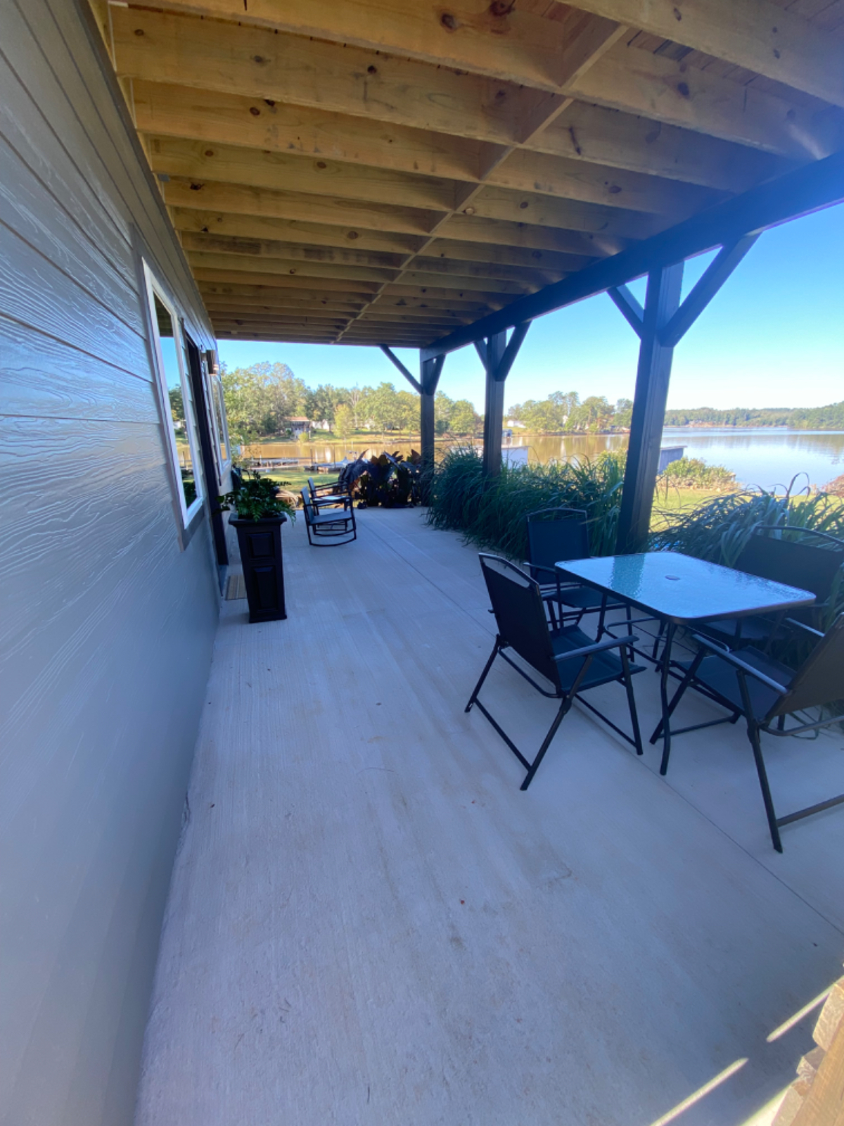 Lakeside Suite