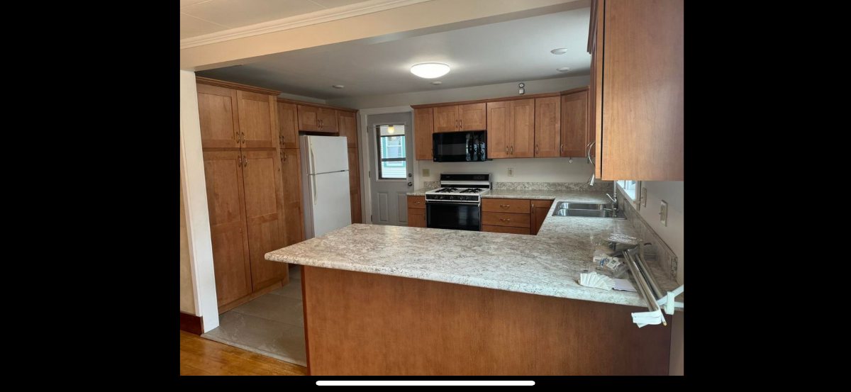 Large duplex near hospital, lake, downtown. - Photo 4