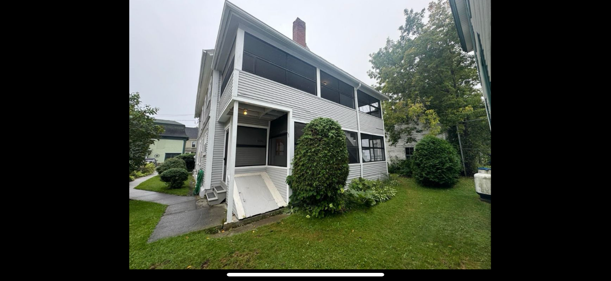 Large duplex near hospital, lake, downtown. - Photo 6