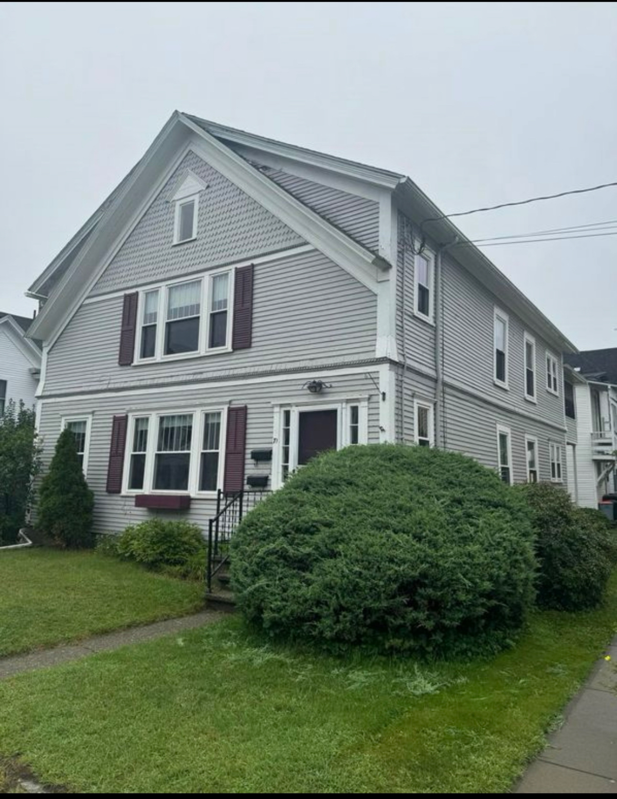 Large duplex near hospital, lake, downtown. - Photo 2