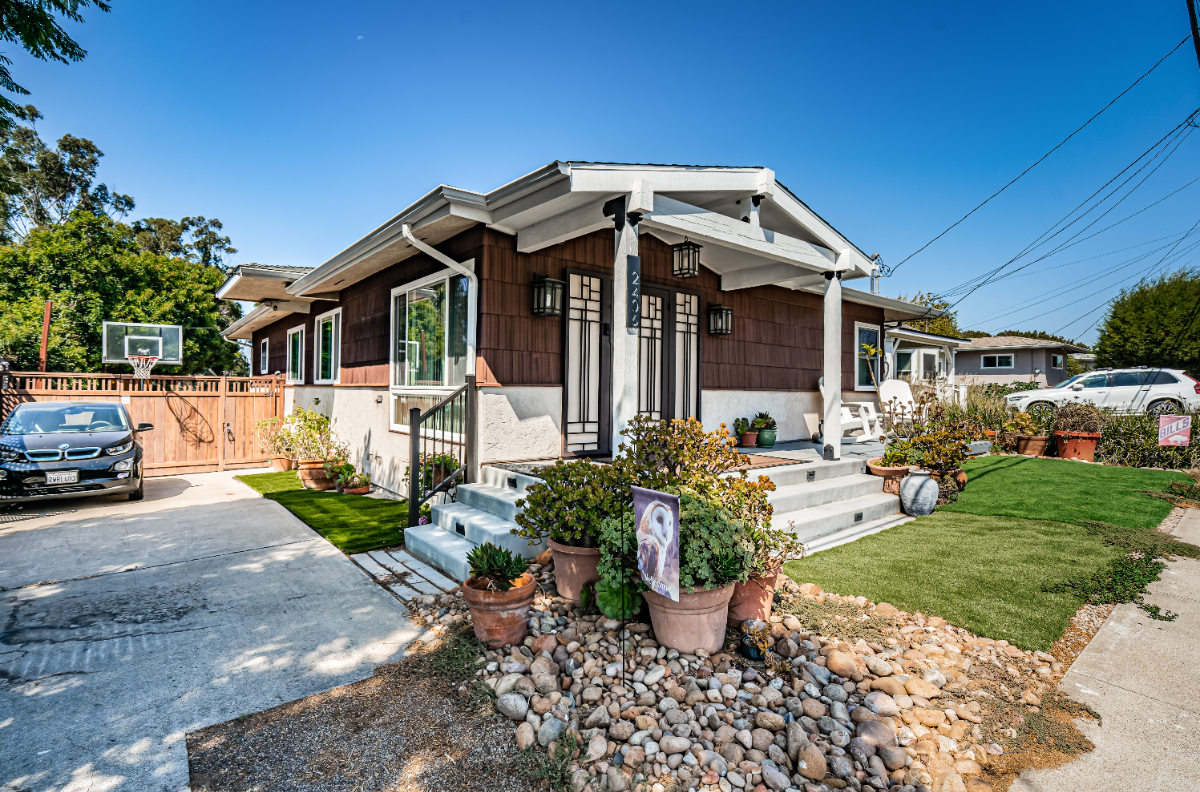 Charming Studio in North Park - Photo 1