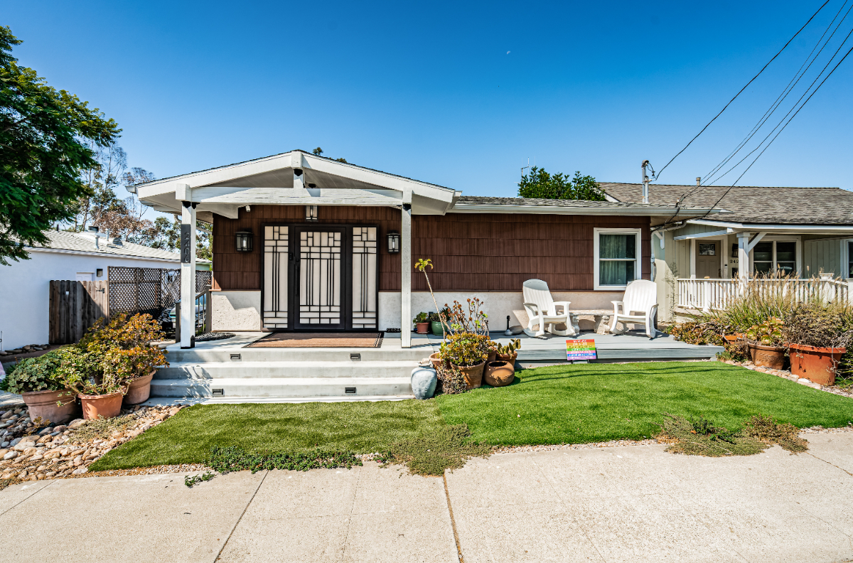 Charming Studio in North Park - Photo 2
